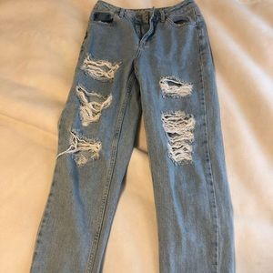 Cute Topshop mom jeans. Size 25